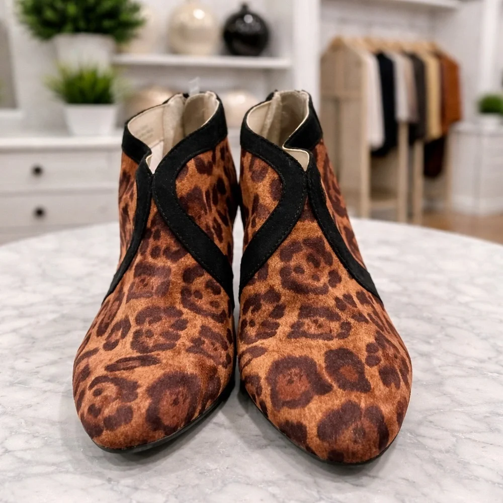 Life Stride Leopard Print Ankle Booties Size 6 Block Heel NWOT